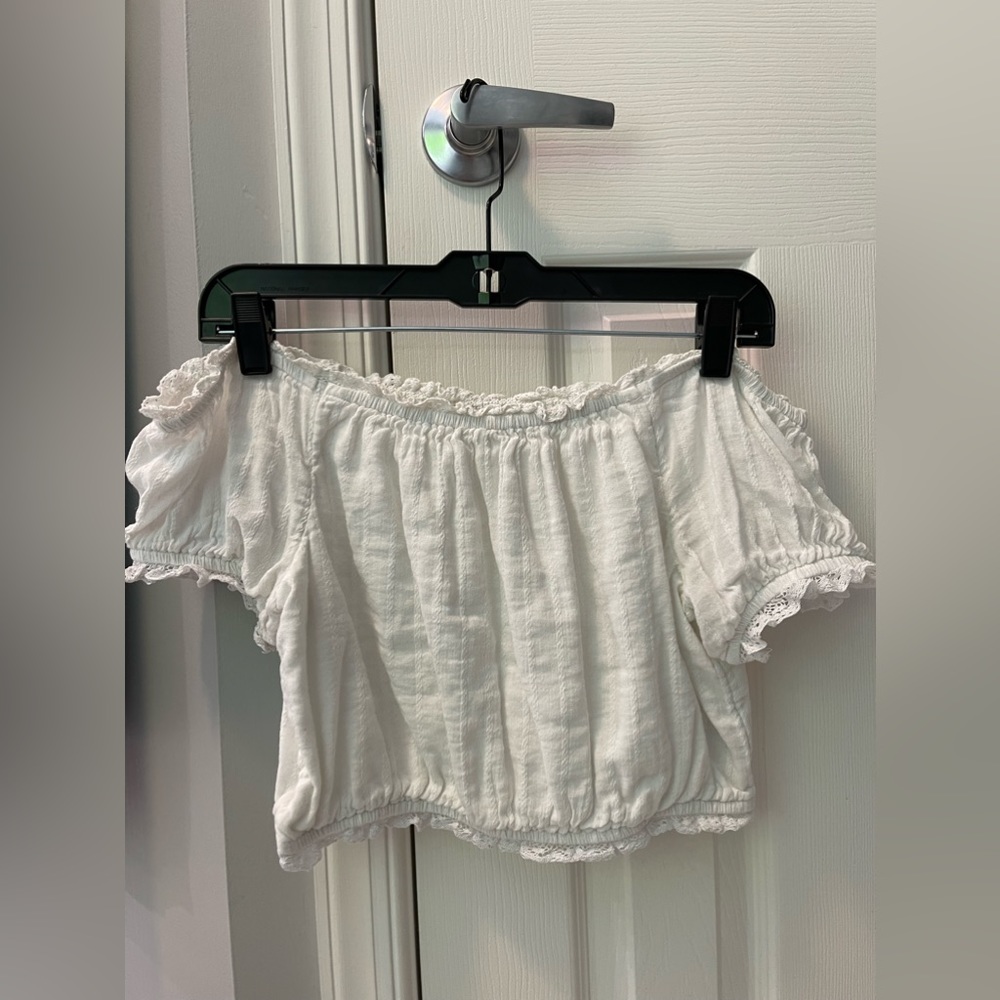 AE off the shoulder crop chrochet top